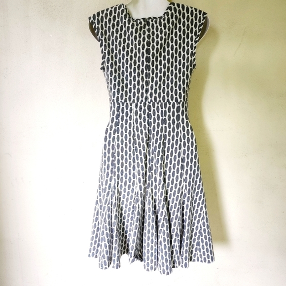 Taylor Fit & Flair  Gray & White Print Dress Size 2 - Picture 8 of 11